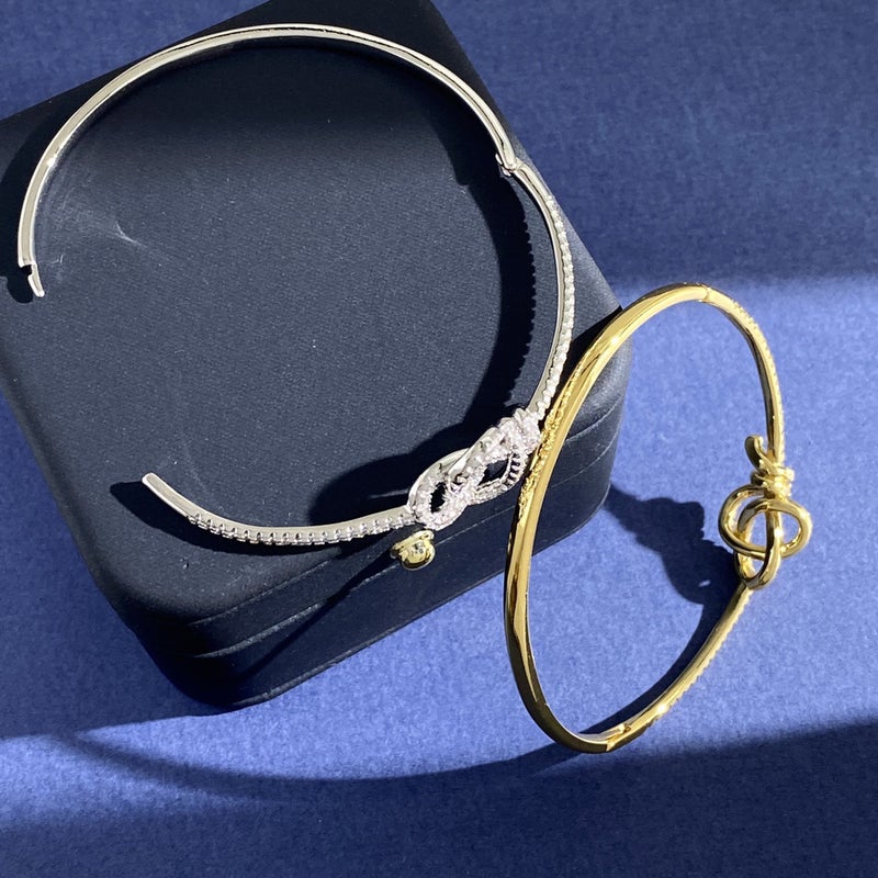 The Choice Of Exquisite Craftsmanship Unlocks The Fashion Code. Korean Style Exquisite Diamond-Encrusted Key Rope Knotted Bracelet - Image 4